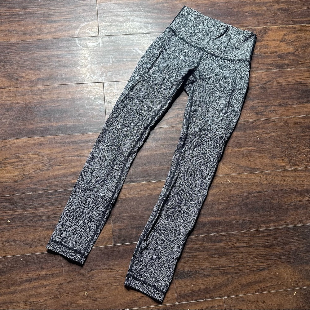 Lululemon Align 21” Crop in Black White Print Leggings